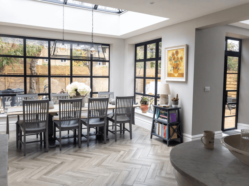 Aluminium curtain walling